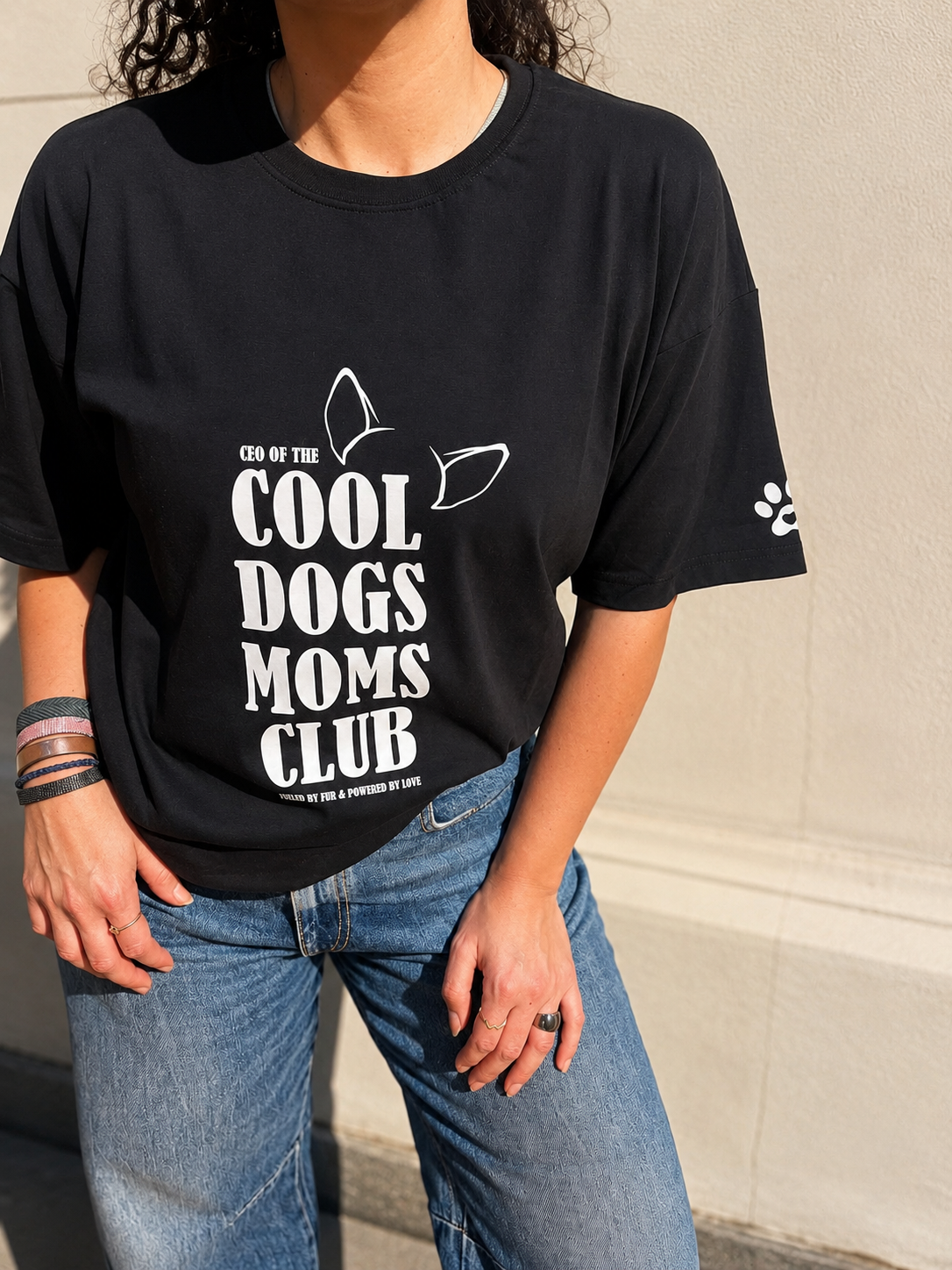 Cool Dogs Moms Club - TEE