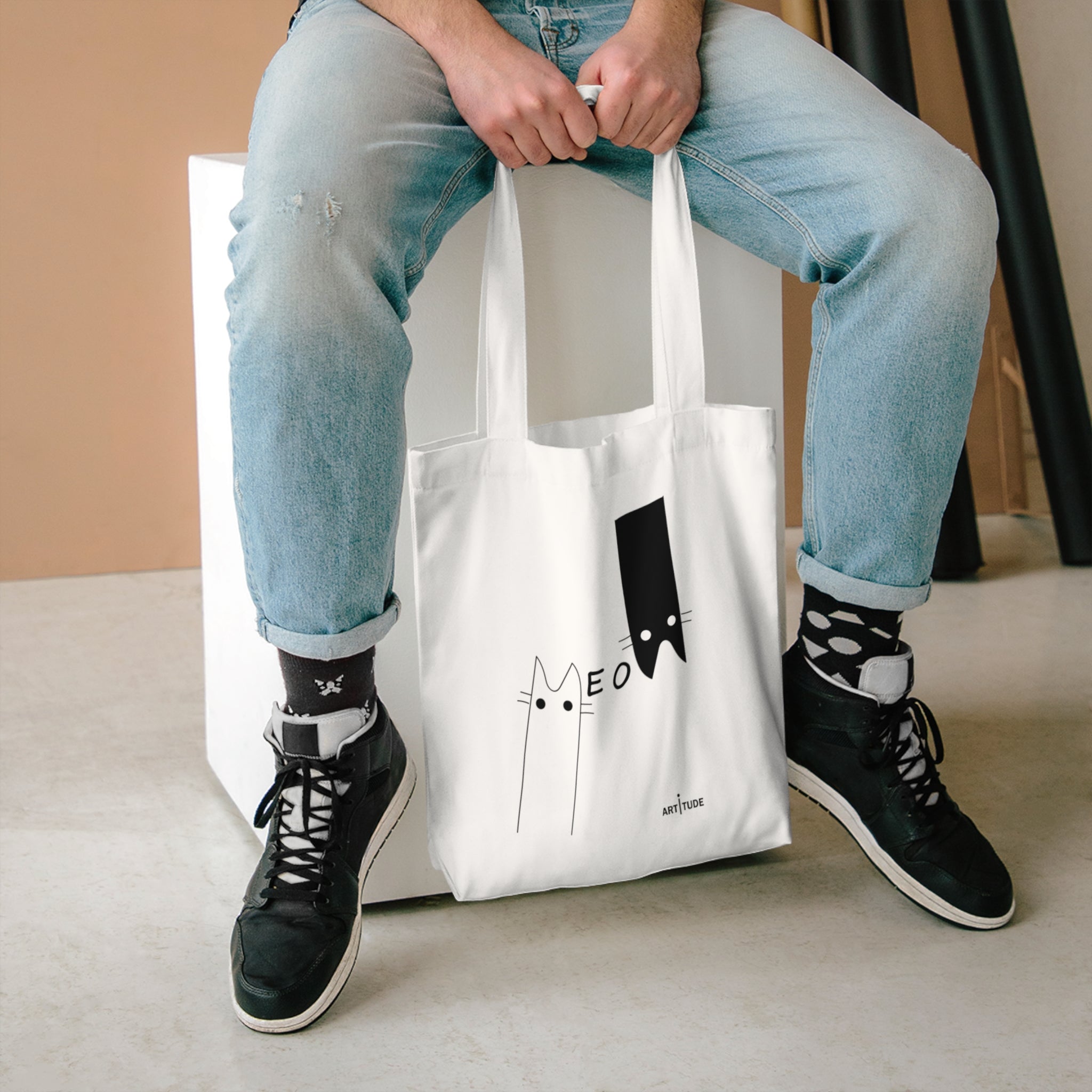 THE MEOW WHITE TOTE